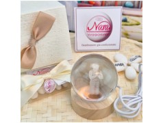 Bomboniera Lampada Sfera in Cristallo 3D con Bambino in preghiera e Base Led USB