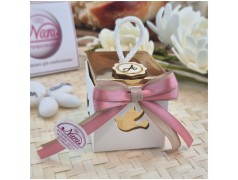 Bomboniera Cresima e Comunione Lanterna dello Spirito Traforata a Colomba con Iniziale