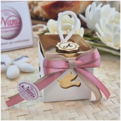 Bomboniera Cresima e Comunione Lanterna dello Spirito Traforata a Colomba con Iniziale