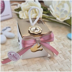 Bomboniera Cresima e Comunione Lanterna dello Spirito Traforata a Colomba con Iniziale