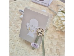 Bomboniera Comunione Scatolina a Libro Vangelo Nature con Stampa Calice e Iniziale in Legno