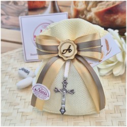 Bomboniera Cresima e Comunione Sacchetto Juta con Crocefisso e Iniziale Legno