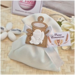 Bomboniera Prima Comunione Sacchetto Total White con Calice JHS in Legno e Resina