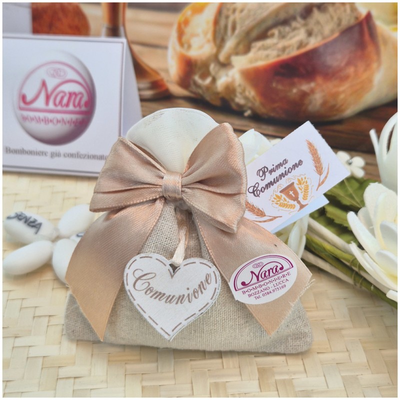 Bomboniera Comunione Sacchetto Shabby in Lino e Raso Oro con Cuore in Legno