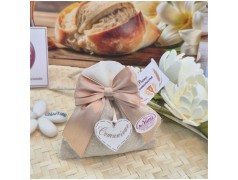 Bomboniera Comunione Sacchetto Shabby in Lino e Raso Oro con Cuore in Legno