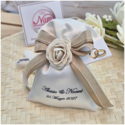 Bomboniera Matrimonio Sacchetto Raso con Stampa Nomi, Rosa Panna e Nastro Sabbia