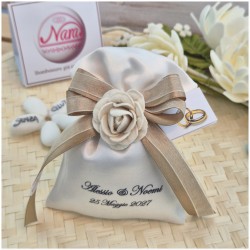 Bomboniera Matrimonio Sacchetto Raso con Stampa Nomi, Rosa Panna e Nastro Sabbia