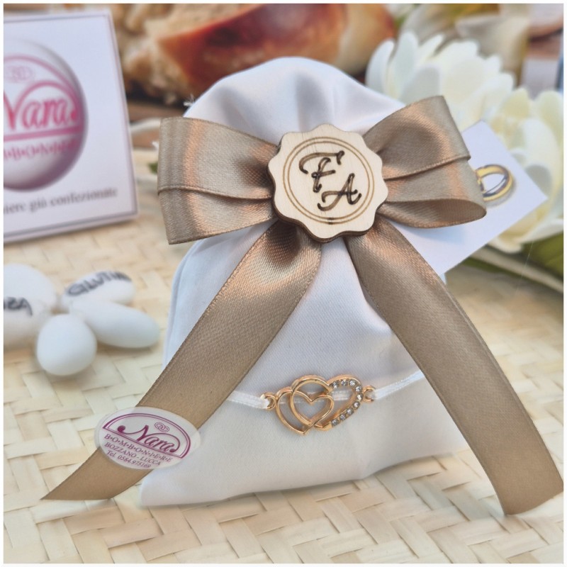 Bomboniera Matrimonio e Anniversario Sacchetto Raso con Cuori Intrecciati Strass e Iniziali