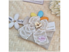 Bomboniera Cresima e Comunione Bustina Lino Boho-Chic con Maxi Pizzo e Cuore Iniziale