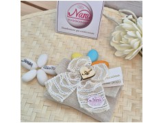 Bomboniera Cresima e Comunione Bustina Lino Boho-Chic con Maxi Pizzo e Cuore Iniziale