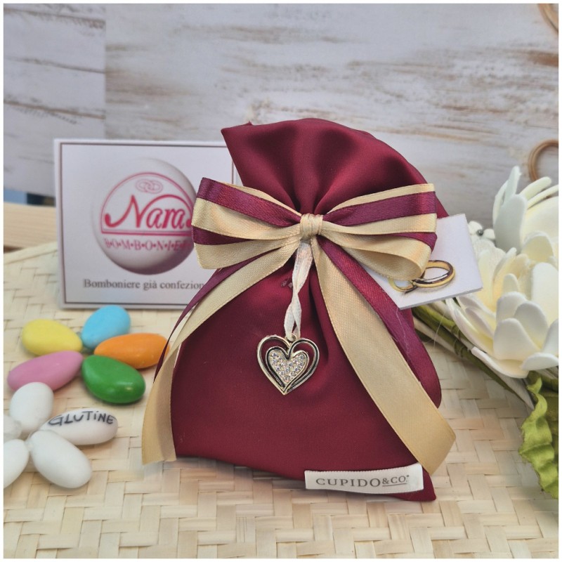 Bomboniera Matrimonio e Laurea Sacchetto Cupido Raso Bordeaux e Oro con Cuori Strass