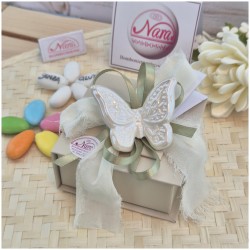 Bomboniera Matrimonio e Comunione Scatola Tortora con Farfalla Porcellana e Nastro Sfilato