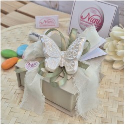Bomboniera Matrimonio e Comunione Scatola Tortora con Farfalla Porcellana e Nastro Sfilato