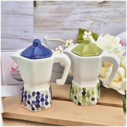 Bomboniera Matrimonio Utile Moka Caffettiera in Ceramica Colorata con Cuore Iniziali
