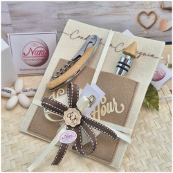 Bomboniera Matrimonio Utile Set Vino "Sommelier" con Cavatappi e Tappo in Custodia Feltro