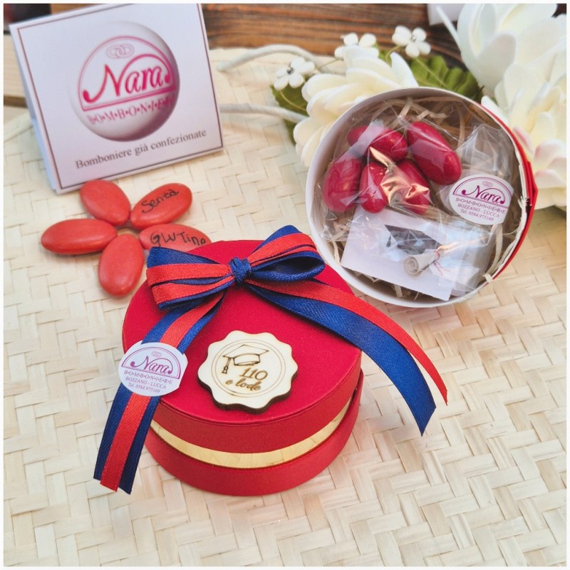 Bomboniera Laurea 110 e Lode Scatolina Cappelliera Rossa e Blu con Tag Legno