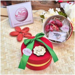 Bomboniera Laurea Scienze, Agraria e Matematica Cappelliera Rossa con Nastro Verde