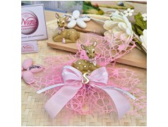 Bomboniera Battesimo Bimba "Dolce Cerbiatto" su Maxi Rete Rosa con Iniziale Oro