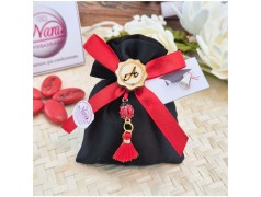 Bomboniera Laurea Architettura e Ingegneria Sacchetto Raso Nero con Coccinella Portafortuna e Iniziale