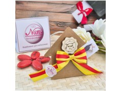 Bomboniera Laurea Segnaposto Scatolina Kraft con Nastro Economia e Tocco Legno