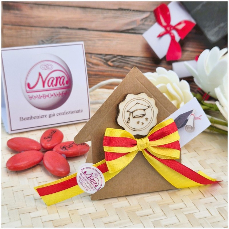 Bomboniera Laurea Segnaposto Scatolina Kraft con Nastro Economia e Tocco Legno