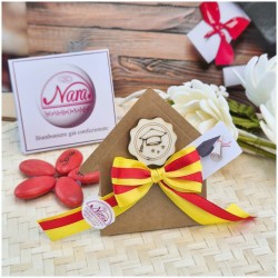 Bomboniera Laurea Segnaposto Scatolina Kraft con Nastro Economia e Tocco Legno
