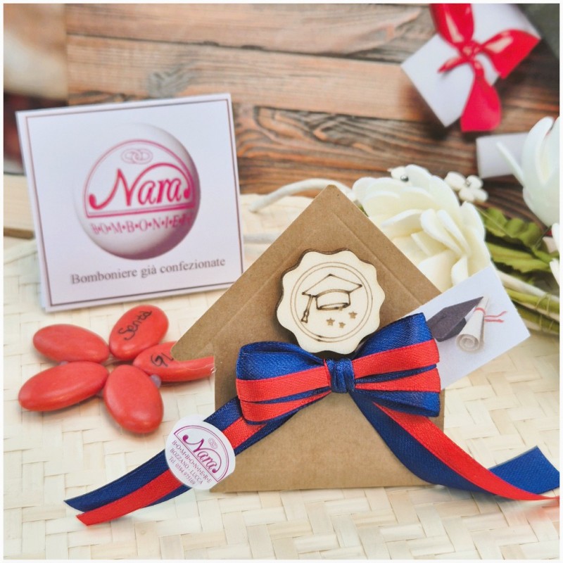 Bomboniera Laurea Segnaposto Scatolina Kraft con Nastro Giurisprudenza e Tocco Legno