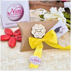 Segnaposto Laurea Scatolina Kraft con Nastro Economia e Tocco Legno