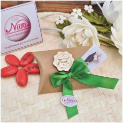 Segnaposto Laurea Scatolina Kraft con Nastro Agraria e Biologia e Tocco Legno