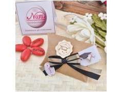 Segnaposto Laurea Scatolina Kraft con Nastro Ingegneria e Tocco Legno