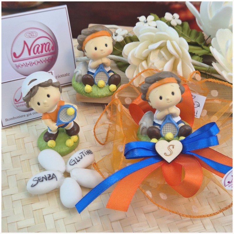 Giocatore Tennis Bomboniera Comunione Piccolo Tennista su Maxi Nuvola Arancione e Blu