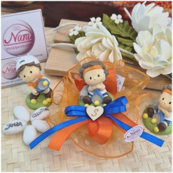 Giocatore Tennis Bomboniera Comunione Piccolo Tennista su Maxi Nuvola Arancione e Blu