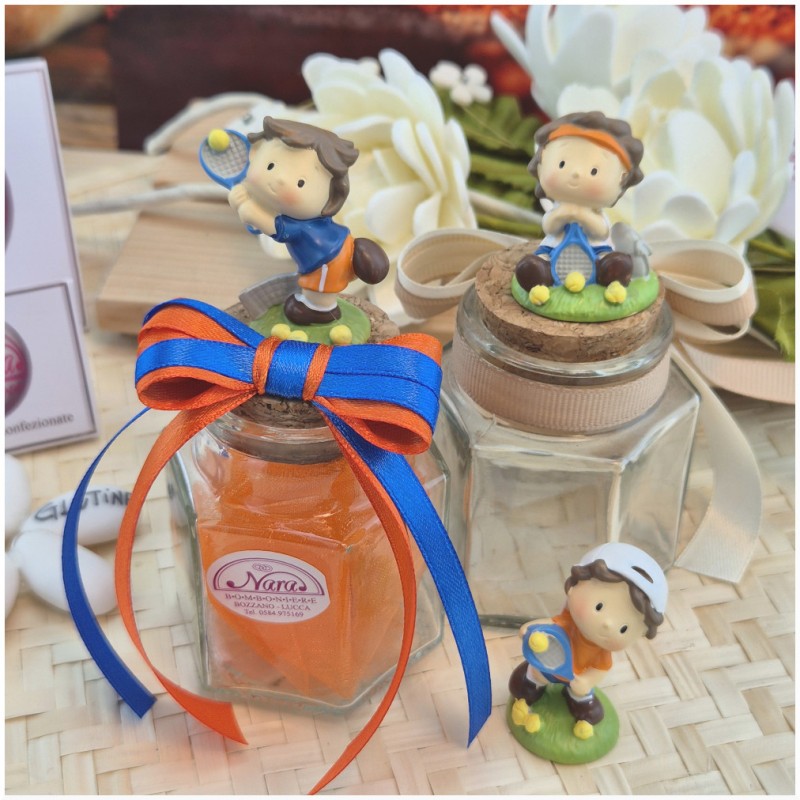 Bomboniera Comunione Bimbo Barattolo Vetro "Piccolo Tennista" con Tappo Sughero e Nastro Arancio