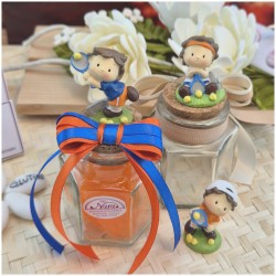Bomboniera Comunione Bimbo Barattolo Vetro "Piccolo Tennista" con Tappo Sughero e Nastro Arancio