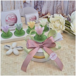 Bomboniera Comunione e 18 Anni Candela Tulipano in Fiore su Cappelliera con Iniziale