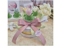 Bomboniera Comunione e 18 Anni Candela Tulipano in Fiore su Cappelliera con Iniziale