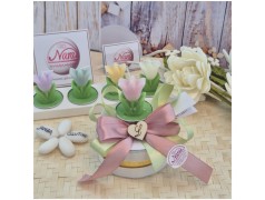 Bomboniera Comunione e 18 Anni Candela Tulipano in Fiore su Cappelliera con Iniziale