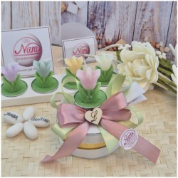 Bomboniera Comunione e 18 Anni Candela Tulipano in Fiore su Cappelliera con Iniziale