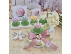 Bomboniera Comunione e 18 Anni Candela Tulipano in Fiore su Cappelliera con Iniziale