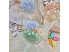 Bomboniera Utile Candela "Flower Box" in Bicchiere Vetro con Bouquet di Fiori in Cera Assortiti