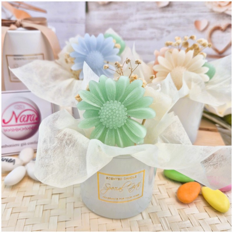 Bomboniera Utile Candela "Flower Box" in Bicchiere Vetro con Bouquet di Fiori in Cera Assortiti