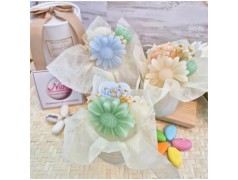 Bomboniera Utile Candela "Flower Box" in Bicchiere Vetro con Bouquet di Fiori in Cera Assortiti