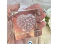 Bomboniera Matrimonio Lampada Led "Cubo d'Amore" - Cristallo 3D con Cuore di Rose e Iniziali