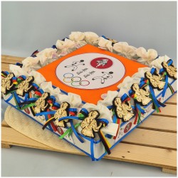 Torta Bomboniera Comunione e Cresima Judo & Karate con Kimono in Legno Personalizzato e Nastri Olimpici
