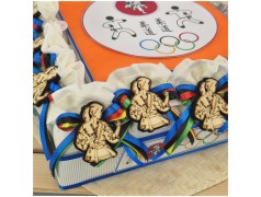 Torta Bomboniera Comunione e Cresima Judo & Karate con Kimono in Legno Personalizzato e Nastri Olimpici