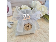 Bomboniera 25° Anniversario Nozze d'Argento Sacchetto Silver Light con Tag e iniziali dei festeggiati