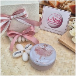 Bomboniera Solidale Cuorematto Candela in Latta "Sogno di Ballerina" - Illustrazione Danzatrice Floreale