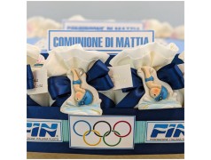 Torta Bomboniera Cresima e Comunione "Passione Nuoto" con Nuotatore e Piscina Centrale