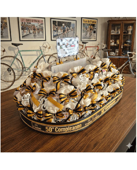 Torta Bomboniera 50° Compleanno "Passione Ciclismo" con Portachiavi Bici e Targa Plexiglass