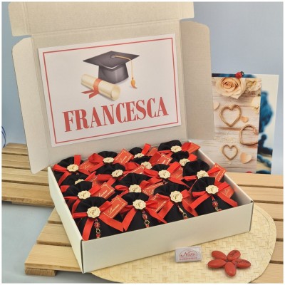 Bomboniera Laurea Architettura e Ingegneria Sacchetto Raso Nero con Coccinella Portafortuna e Iniziale-Nara Bomboniere